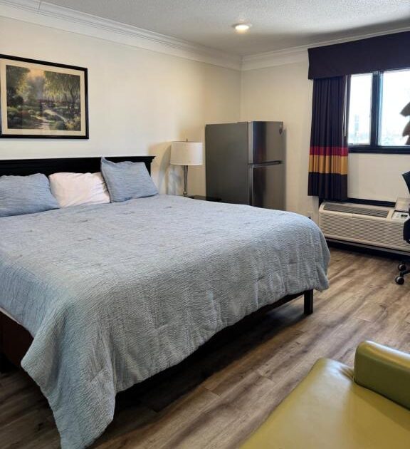 Deluxe King Room