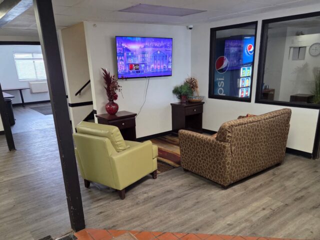 The Suite Inn Minot - Lobby
