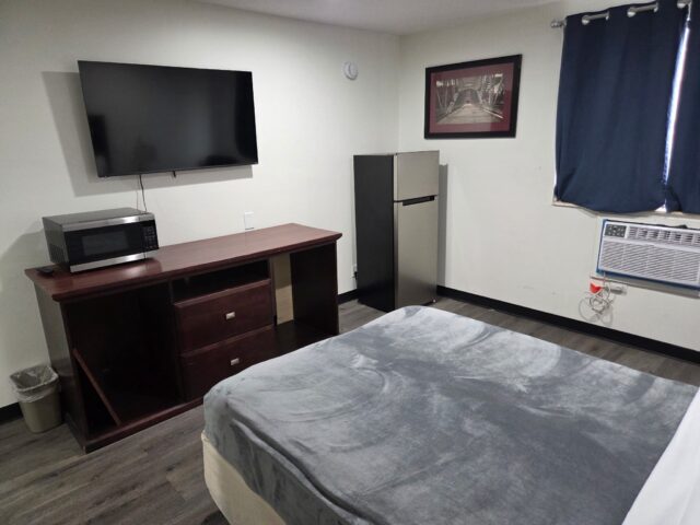 The Suite Inn Minot - Queen Suite with fridge, microwave and TV