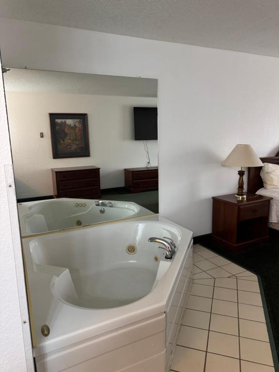 King Room with Spa Bath