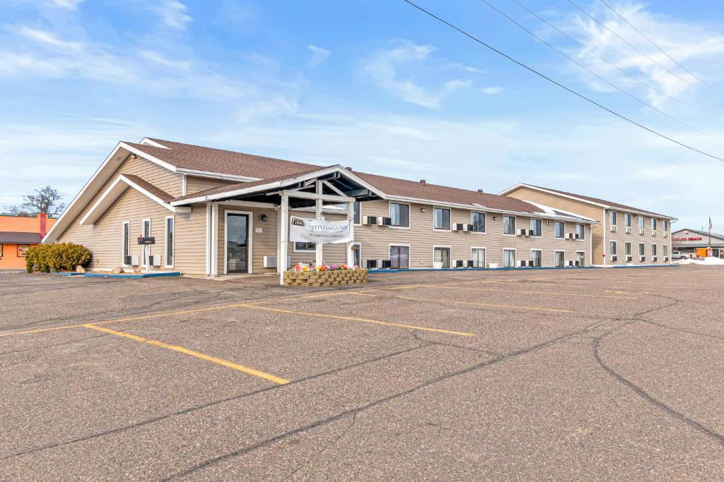 Stay Inn Little Falls hotel exterior in Little Falls, MN
