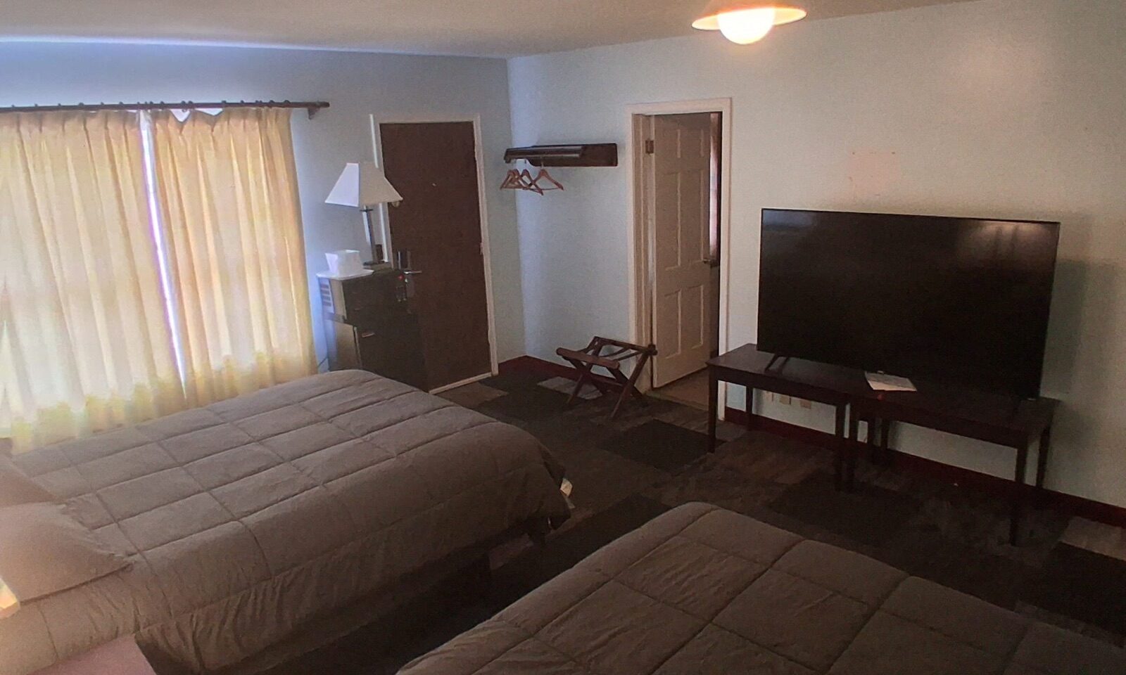 2 Queen Suite