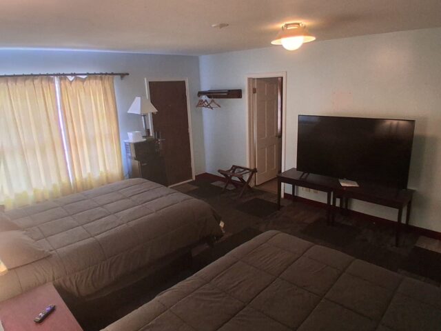 2 Queen Suite