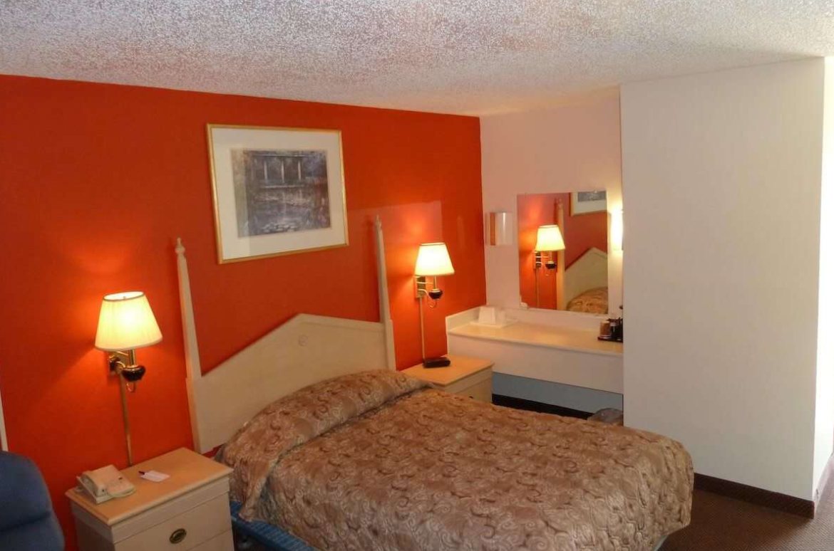 Queen Room